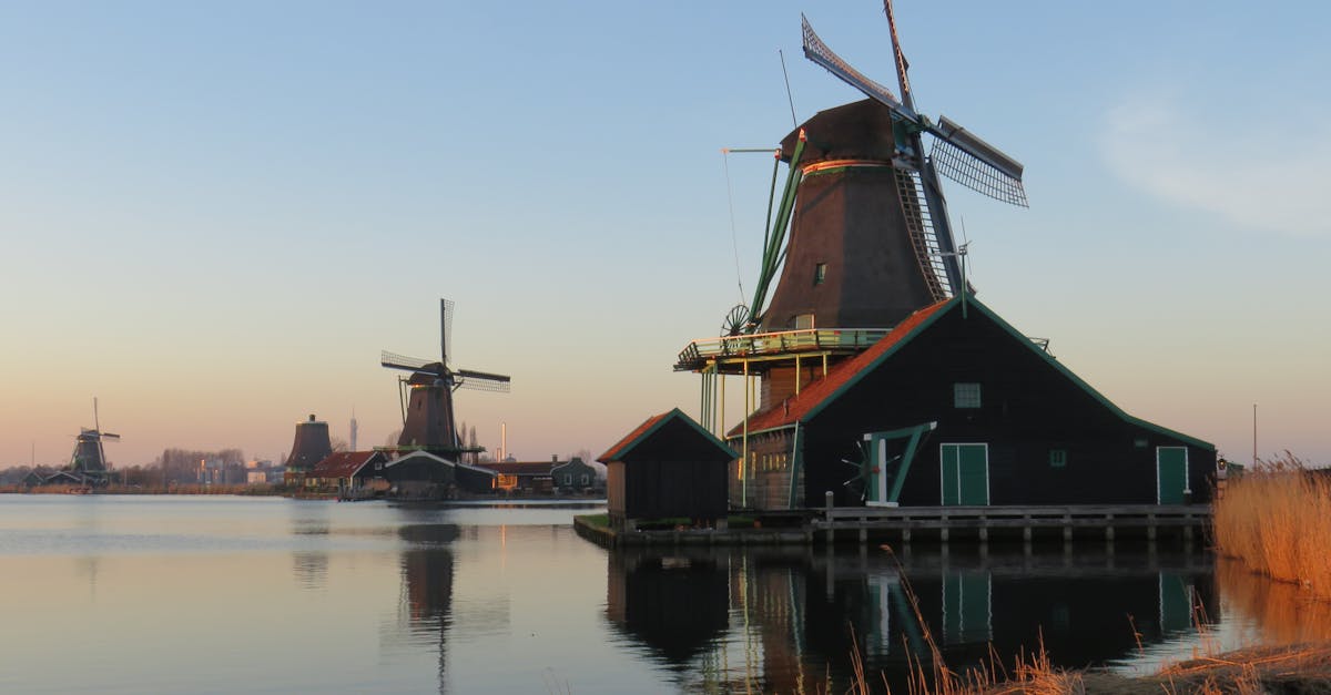 Building Confidence Through Conversational Dutch in Group Settings